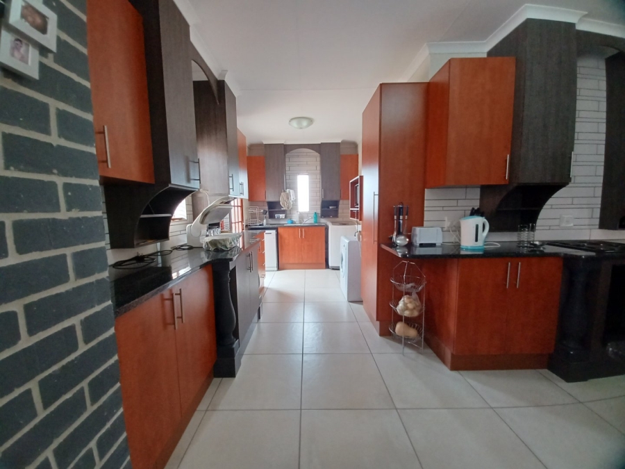 3 Bedroom Property for Sale in Wilkoppies North West